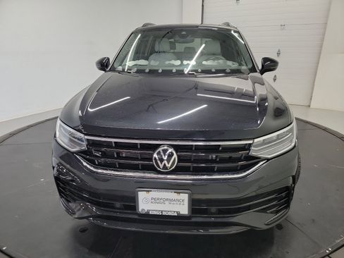 Used 2023 Volkswagen Tiguan SE R-Line AWD/4WD image 2