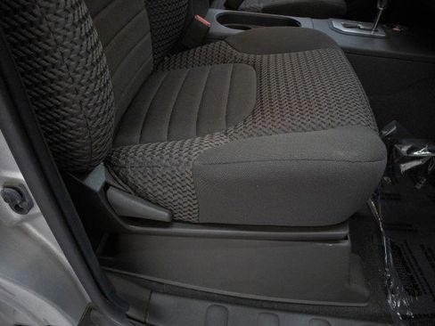 Used 2020 Nissan Frontier SV w/ SV Utility Package image 28