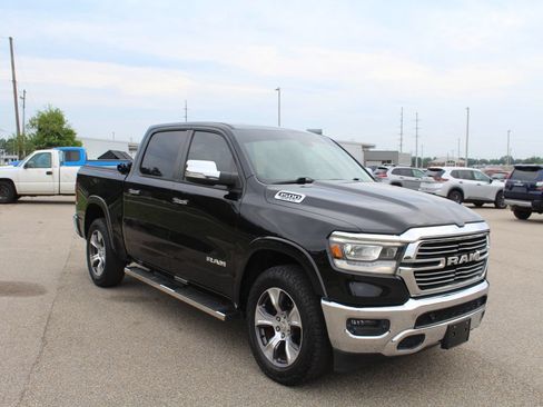 Used 2019 RAM 1500 Laramie AWD/4WD image 2