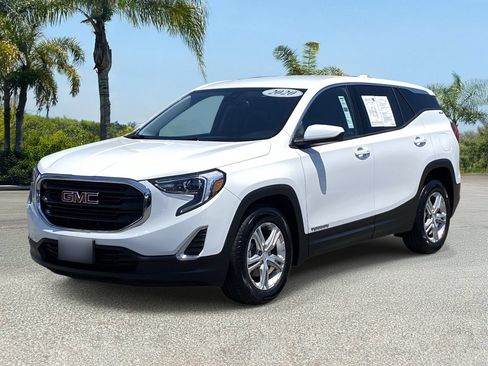 Used 2020 GMC Terrain SLE FWD image 1