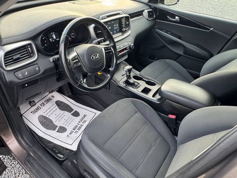 Used 2019 Kia Sorento AWD w/ LX Convenience Package image 9