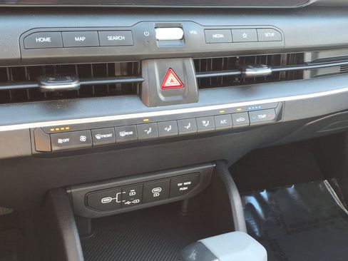 Used 2025 Kia K4 FWD image 17