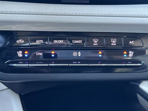 Used 2021 Buick Envision Avenir w/ Technology Package II image 6