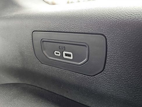 Used 2023 Jeep Grand Cherokee L Laredo image 11