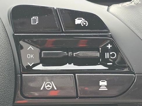 New 2026 Hyundai Elantra SEL Sport image 9