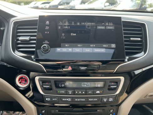 Used 2019 Honda Pilot Elite image 18