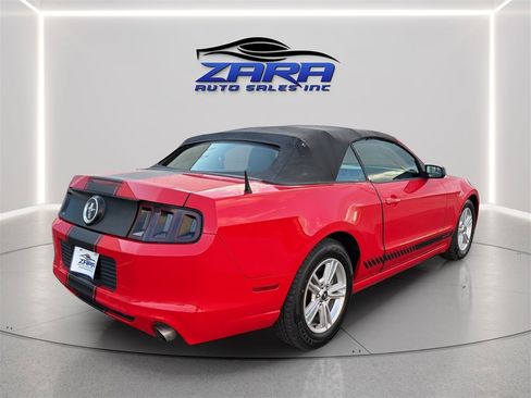 Used 2013 Ford Mustang Convertible RWD image 7