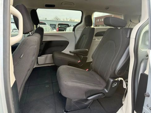 Used 2023 Chrysler Voyager LX FWD image 24