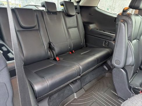 Used 2020 Subaru Ascent Limited image 16