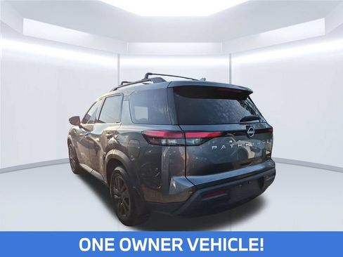 Used 2024 Nissan Pathfinder SV FWD image 2
