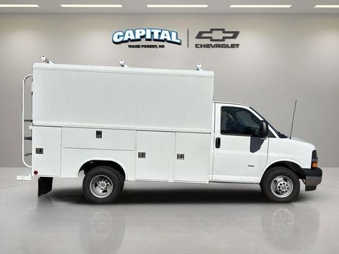 New 2025 Chevrolet Express 3500 w/ Power Convenience Package image 13