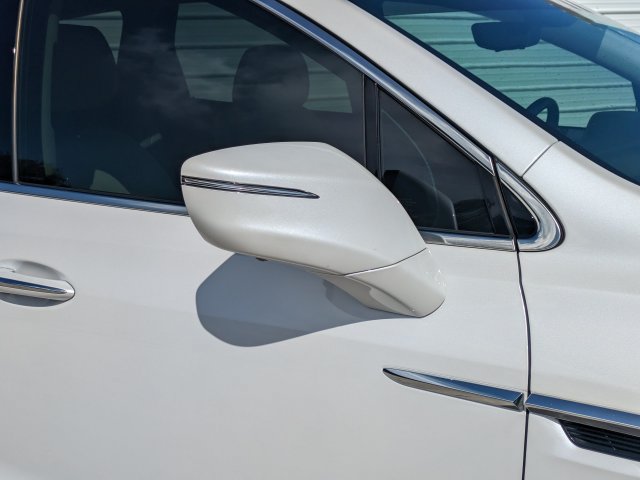 Used 2023 Buick Enclave Avenir w/ Avenir Technology Package AWD/4WD image 12