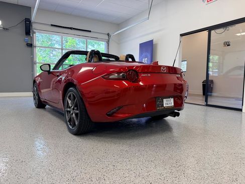 Used 2017 MAZDA MX-5 Miata Grand Touring RWD image 14