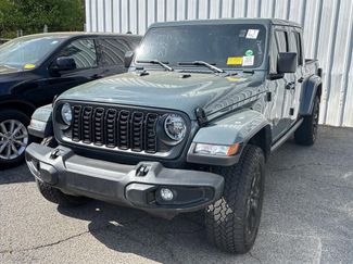 Used 2025 Jeep Gladiator Sport video 1
