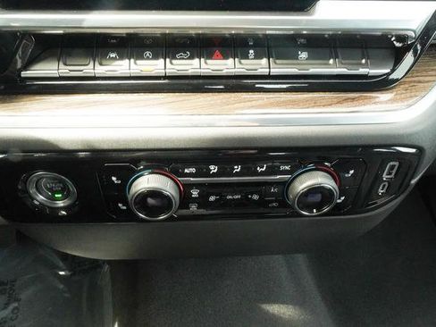 Used 2023 Chevrolet Silverado 1500 LT image 25