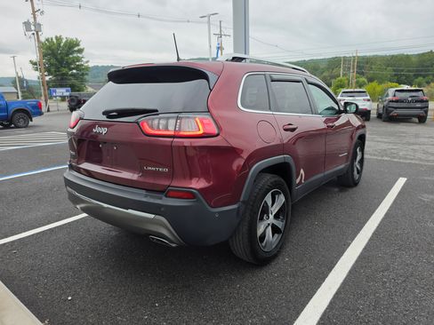 Used 2019 Jeep Cherokee Limited w/ Luxury Group AWD/4WD image 3
