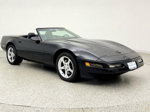 Used 1995 Chevrolet Corvette Convertible RWD image 3