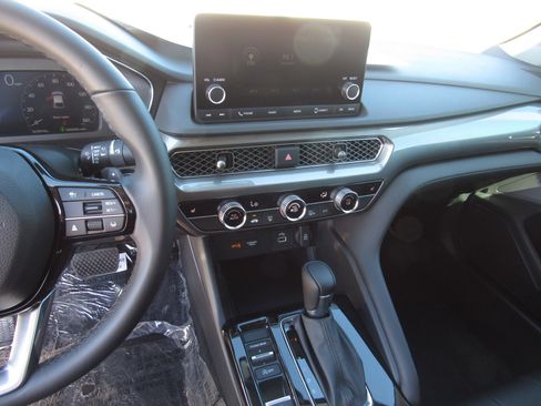 Certified 2025 Acura Integra image 17