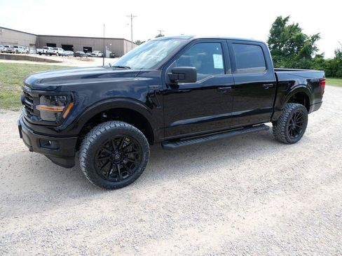New 2026 Ford F150 XLT w/ XLT Black Appearance Package AWD/4WD image 9