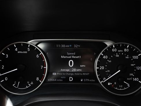 Used 2023 Nissan Rogue SV image 3