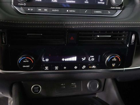 Used 2022 Nissan Rogue SV AWD/4WD image 40