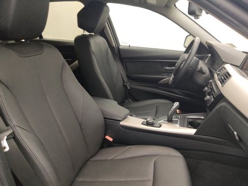 Used 2018 BMW 320i Sedan RWD image 21