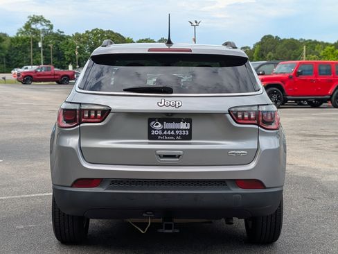 Used 2020 Jeep Compass Latitude w/ Popular Equipment Group FWD image 8