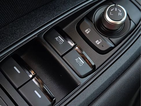 Certified 2025 Subaru Outback Premium image 18