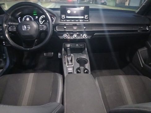 Used 2023 Honda Civic Sport image 3