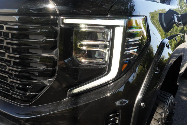 Used 2024 GMC Sierra 1500 Denali AWD/4WD image 32