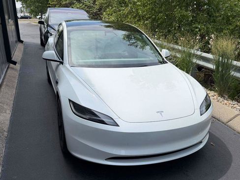 Used 2025 Tesla Model 3 Long Range RWD image 1