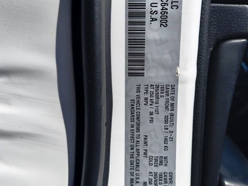 Used 2021 Jeep Grand Cherokee Limited w/ Luxury Group II image 28