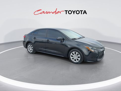 Certified 2022 Toyota Corolla LE image 2