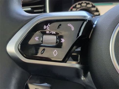 Used 2024 Jaguar F-PACE SVR image 24