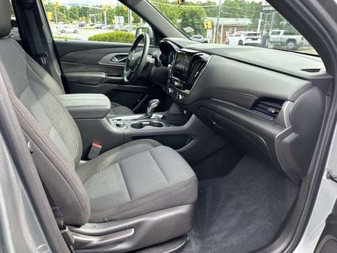 Used 2023 Chevrolet Traverse LT w/ LPO, Floor Liner Package AWD/4WD image 10