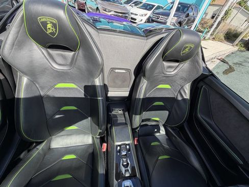 Used 2020 Lamborghini Huracan EVO image 29