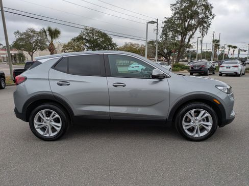 Used 2023 Buick Encore GX Preferred image 3