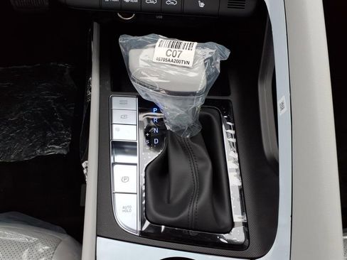 New 2025 Hyundai Elantra Limited image 11