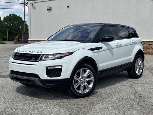 Used 2017 Land Rover Range Rover Evoque SE image 2