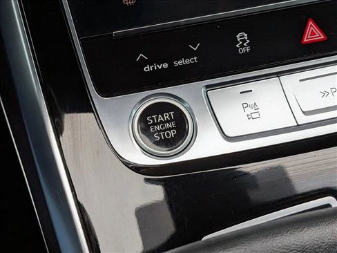 Used 2023 Audi Q8 Prestige w/ Prestige Package AWD/4WD image 17