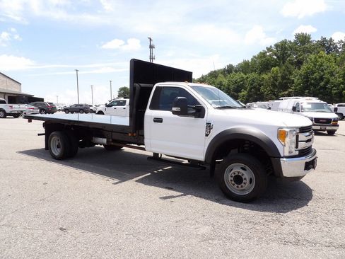 Used 2017 Ford F550 2WD Regular Cab Super Duty image 10