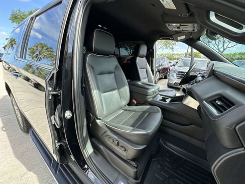 Used 2023 Chevrolet Suburban Premier image 34