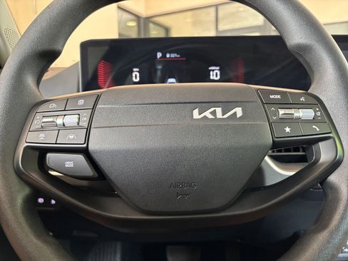 Used 2025 Kia K4 FWD image 27