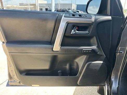 Used 2018 Toyota 4Runner Limited AWD/4WD image 8