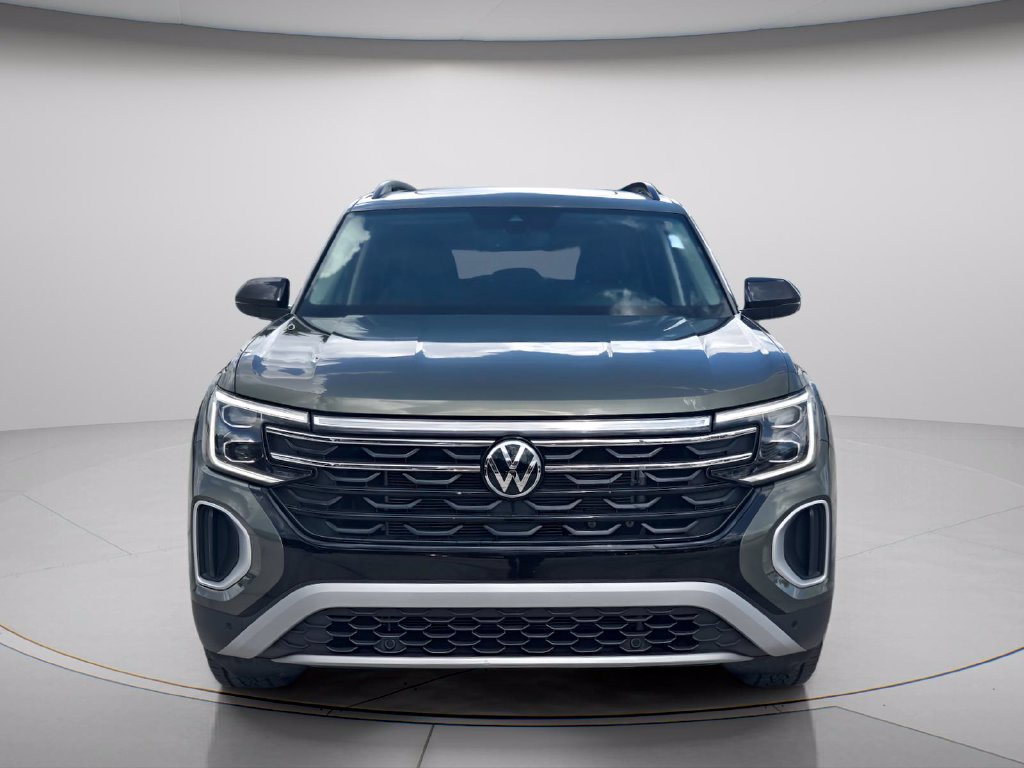 Certified 2025 Volkswagen Atlas Peak Edition SE AWD/4WD image 9