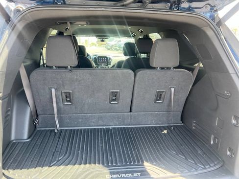Used 2023 Chevrolet Traverse LT FWD image 8
