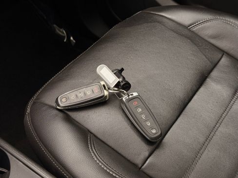Used 2017 Ford Escape Titanium AWD/4WD image 39