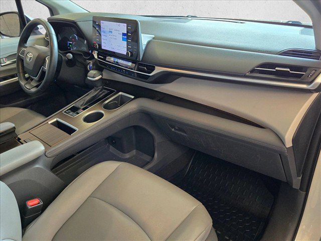 Used 2021 Toyota Sienna XLE FWD image 23