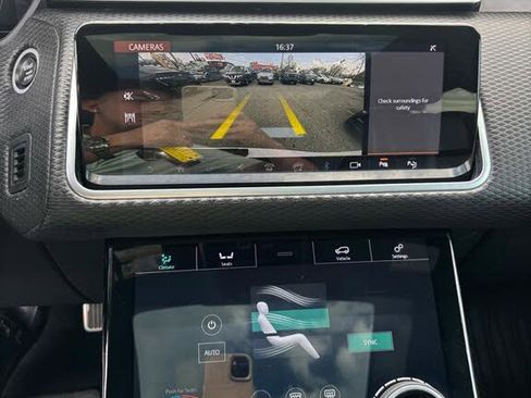Used 2019 Land Rover Range Rover Velar R-Dynamic SE AWD/4WD image 13