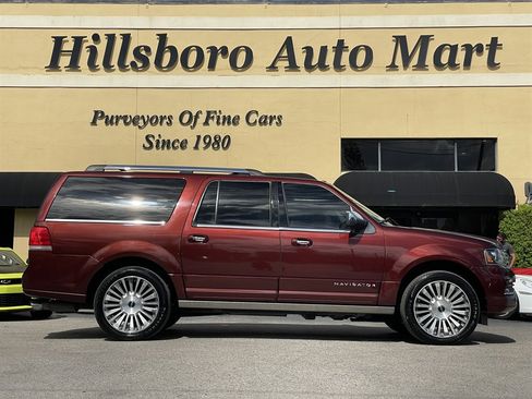 Used 2016 Lincoln Navigator L Reserve AWD/4WD image 4